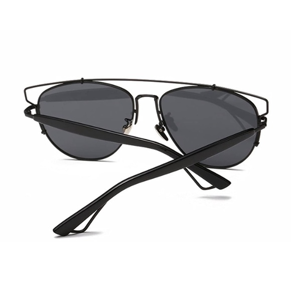 Unisex Mirrored Sunglasses - Picture 4 of 9